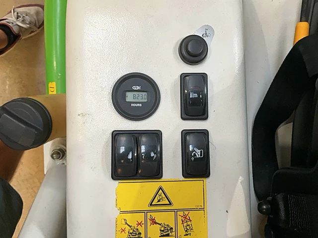 2016 etesia 124 dx 4x4 tractor type grasmaaier - afbeelding 16 van  34