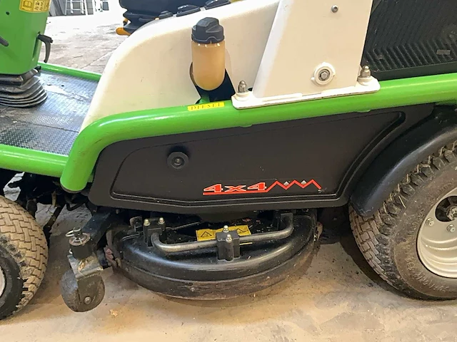 2016 etesia 124 dx 4x4 tractor type grasmaaier - afbeelding 17 van  34
