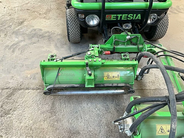 2016 etesia 124 dx 4x4 tractor type grasmaaier - afbeelding 24 van  34