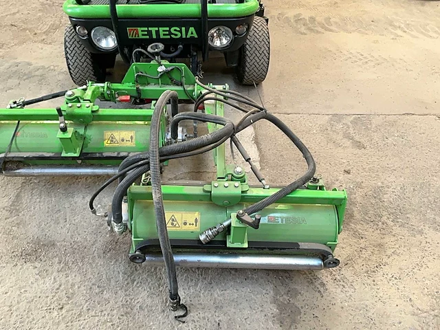 2016 etesia 124 dx 4x4 tractor type grasmaaier - afbeelding 25 van  34