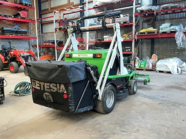 2016 etesia 124 dx 4x4 tractor type grasmaaier - afbeelding 30 van  34