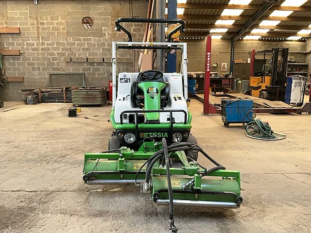 2016 etesia 124 dx 4x4 tractor type grasmaaier - afbeelding 33 van  34