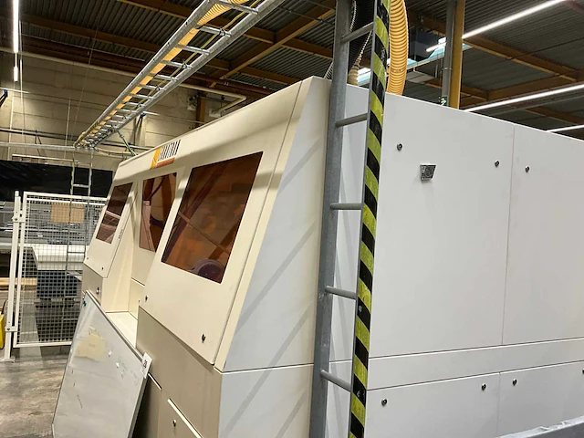 2016 eurotron structuring tool cnc freesmachine met filterzuiginstallatie - afbeelding 12 van  28