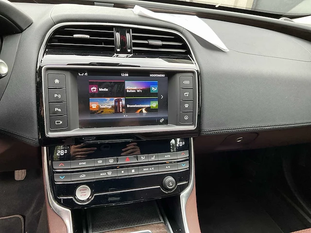 2016 jaguar xe personenauto - afbeelding 8 van  30