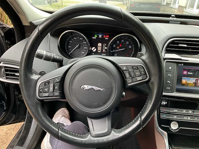 2016 jaguar xe personenauto - afbeelding 9 van  30