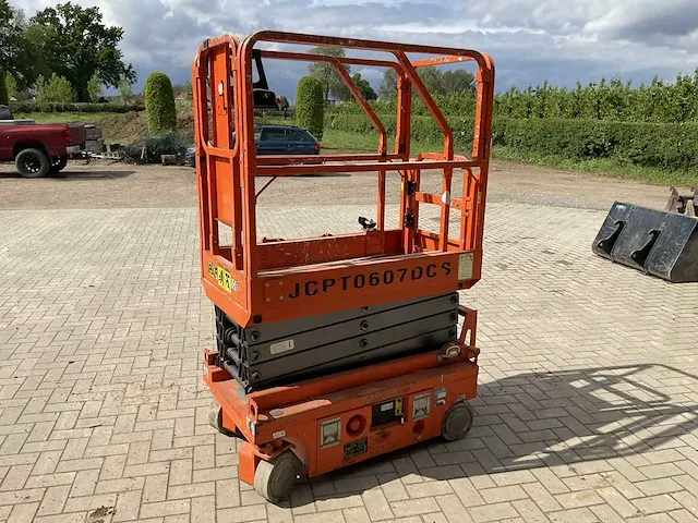 2016 jcpt0607dcs hoogwerker - afbeelding 1 van  12