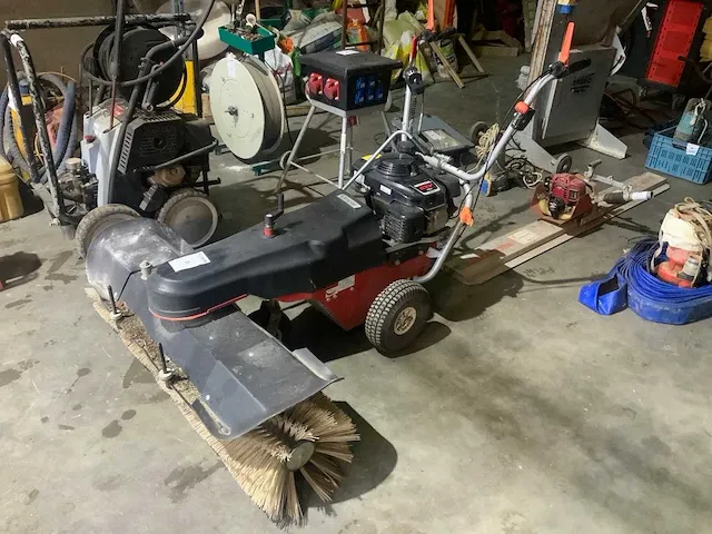 2016 limpar 122 borstelveegmachine - afbeelding 1 van  5