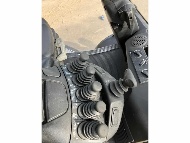 2016 linde h25d vorkheftruck met rotator + arm - afbeelding 17 van  55