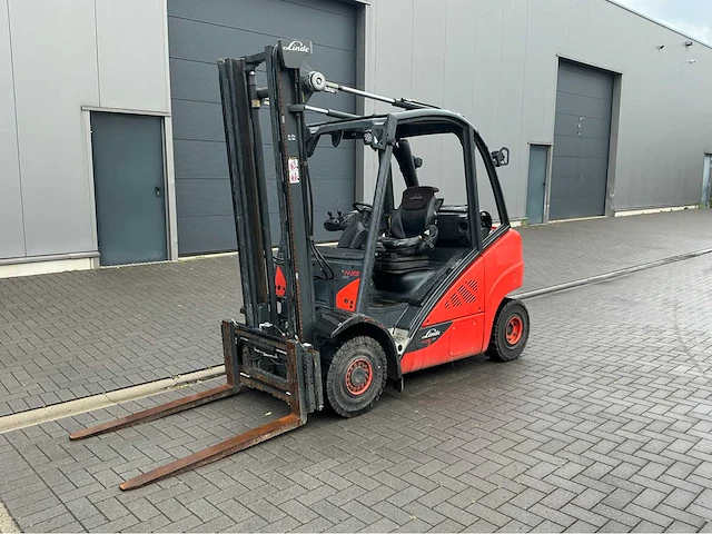 2016 linde h25t-02 vorkheftruck - afbeelding 1 van  14