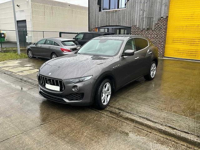 2016 maserati levante m156 personenauto - afbeelding 1 van  23