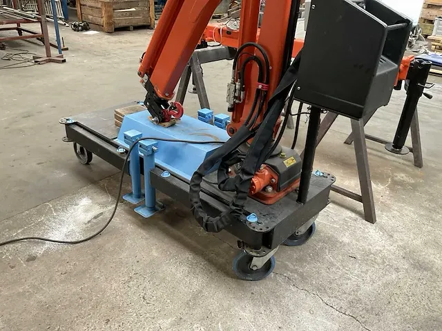 2016 maxilift ak t18 a28h new hydraulische autolaadkraan met mobiel onderstel - afbeelding 3 van  12