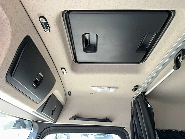2016 mercedes actros 1842 vrachtwagen - afbeelding 11 van  52