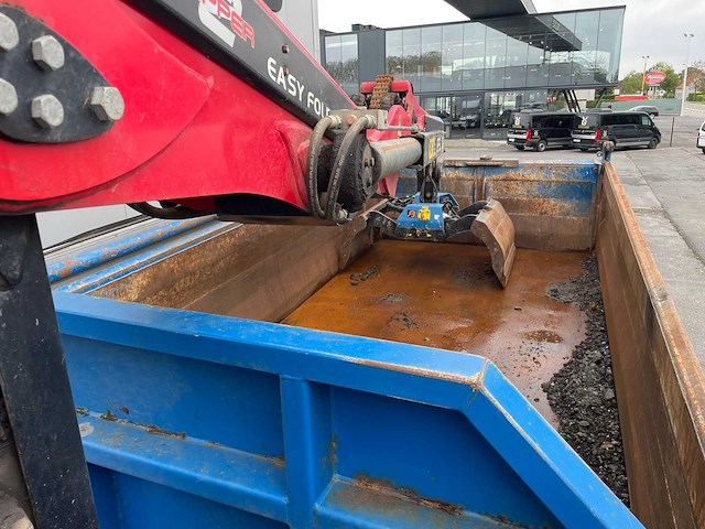 2016 mercedes-benz arocs vrachtwagen met kraanarm - afbeelding 4 van  25