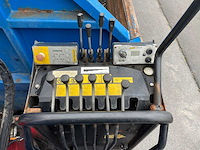 2016 mercedes-benz arocs vrachtwagen met kraanarm - afbeelding 13 van  25