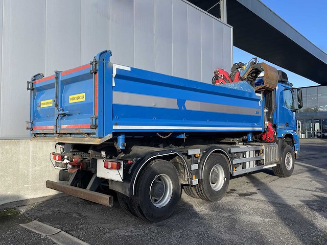 2016 mercedes-benz arocs vrachtwagen met kraanarm - afbeelding 19 van  25