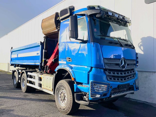 2016 mercedes-benz arocs vrachtwagen met kraanarm - afbeelding 20 van  25