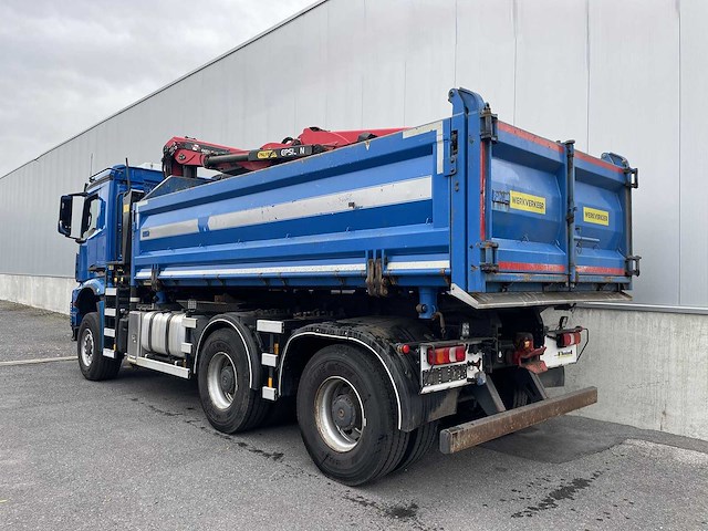 2016 mercedes-benz arocs vrachtwagen met kraanarm - afbeelding 24 van  25