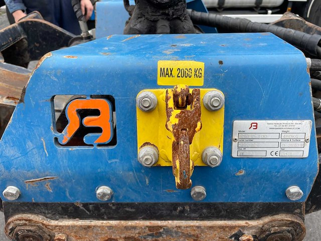 2016 mercedes-benz arocs vrachtwagen met kraanarm - afbeelding 14 van  25