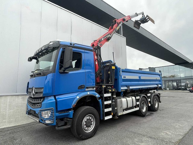 2016 mercedes-benz arocs vrachtwagen met kraanarm - afbeelding 21 van  25