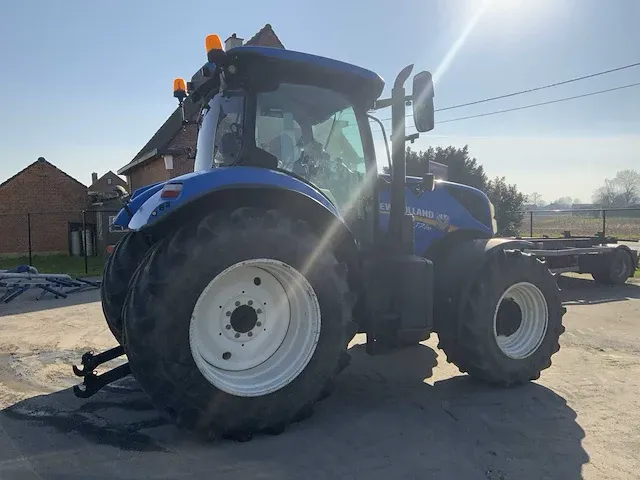 2016 new holland t7.210 vierwielaangedreven landbouwtractor - afbeelding 19 van  23