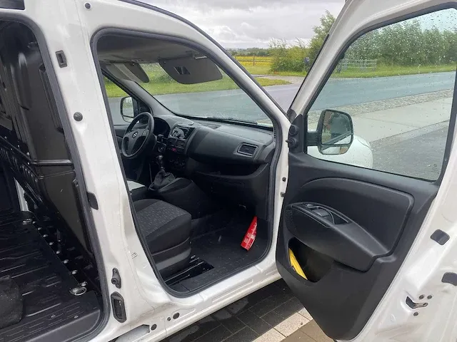 2016 opel combo lichte vracht bestelwagen - afbeelding 13 van  15