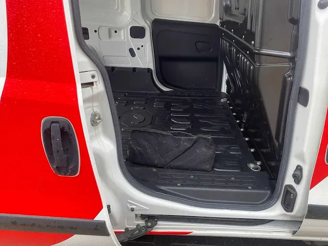 2016 opel combo lichte vracht bestelwagen - afbeelding 14 van  15