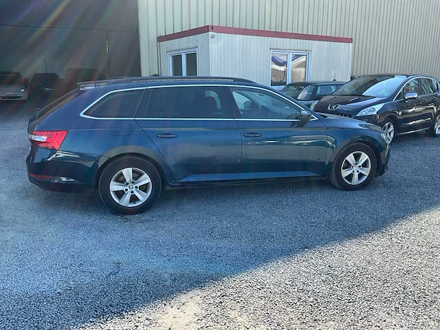 2016 skoda superb - afbeelding 30 van  33