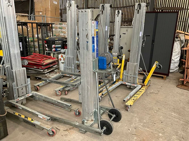 2016 sumner lmv450 materiaallift - afbeelding 1 van  4