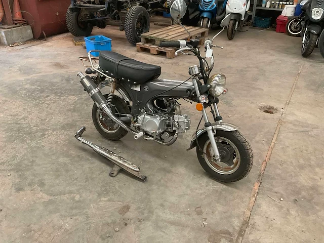2016 zhenua dax 125 cc scooter - afbeelding 1 van  16