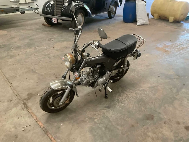 2016 zhenua dax 125 cc scooter - afbeelding 10 van  16