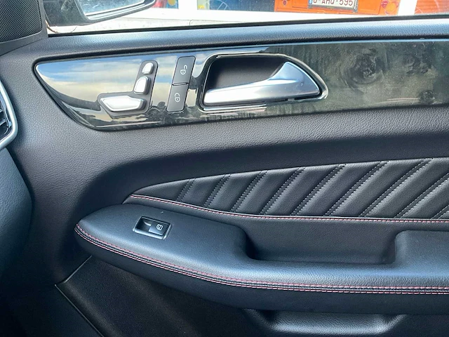 2017 - mercedes-benz amg gle 43 - personenauto - afbeelding 19 van  31