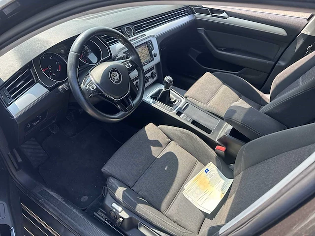 2017 - volkswagen passat - personenauto - afbeelding 16 van  37