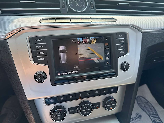 2017 - volkswagen passat - personenauto - afbeelding 18 van  37