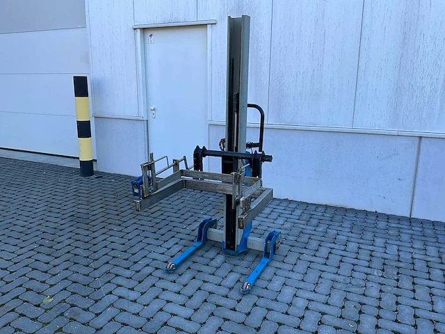 2017 advanced handling liftsysteem voor euronorm bakken - afbeelding 1 van  6