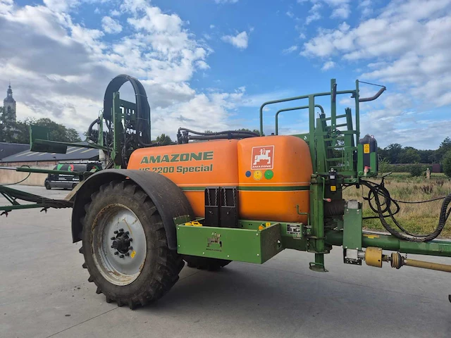 2017 amazone ug2200 veldspuit - afbeelding 2 van  9