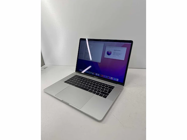 2017 apple macbook pro macbook pro 15.4 a1707 inch core i7 gen 7 16gb ram 256gb ssd - afbeelding 1 van  9