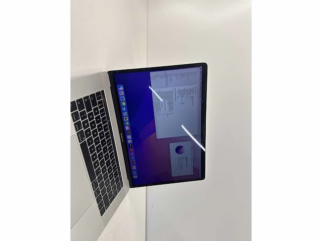 2017 apple macbook pro macbook pro 15.4 a1707 inch core i7 gen 7 16gb ram 256gb ssd - afbeelding 8 van  9