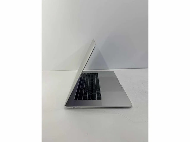 2017 apple macbook pro macbook pro 15.4 a1707 inch core i7 gen 7 16gb ram 500gb ssd - afbeelding 3 van  9