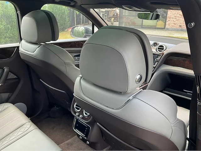 2017 bentley bentayga - afbeelding 39 van  56