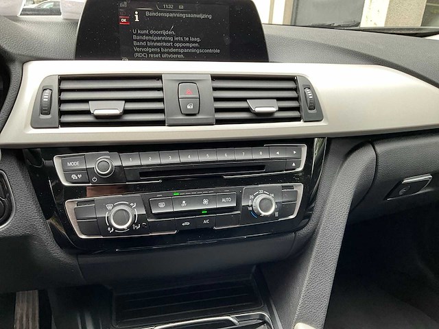 2017 bmw 318i personenauto - afbeelding 7 van  35
