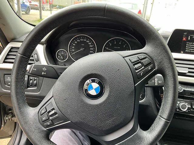 2017 bmw 318i personenauto - afbeelding 8 van  35