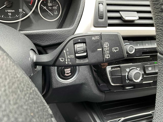 2017 bmw 318i personenauto - afbeelding 13 van  35