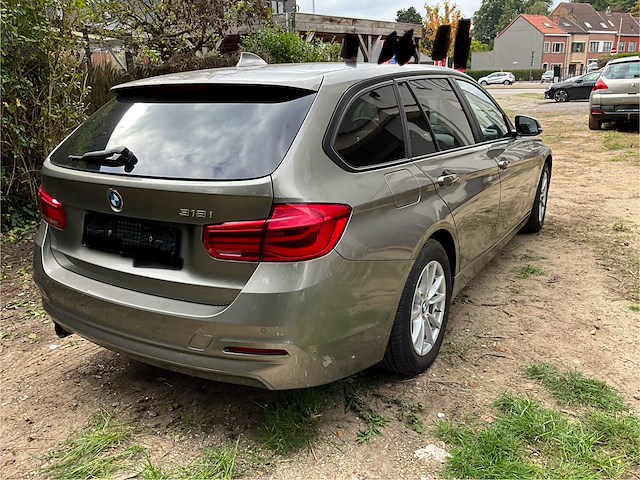 2017 bmw 318i personenauto - afbeelding 32 van  35