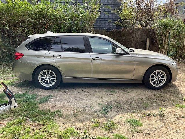 2017 bmw 318i personenauto - afbeelding 33 van  35