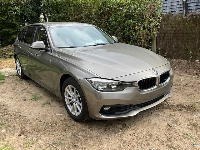 2017 bmw 318i personenauto - afbeelding 34 van  35