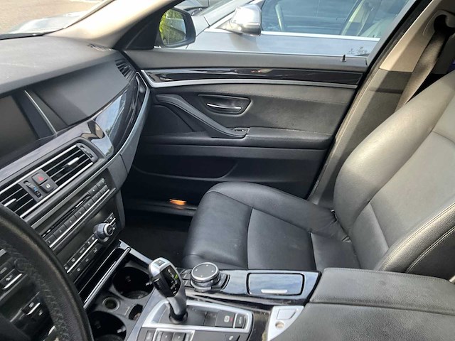 2017 bmw 518d wagen - afbeelding 31 van  45