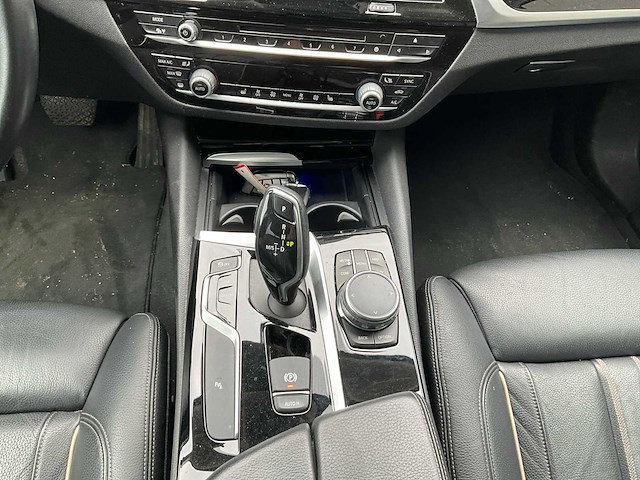 2017 bmw 520d xdrive - afbeelding 15 van  53