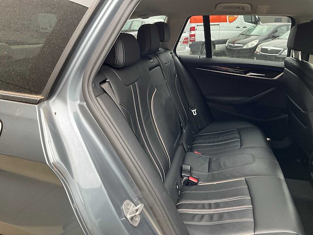 2017 bmw 520d xdrive - afbeelding 36 van  53