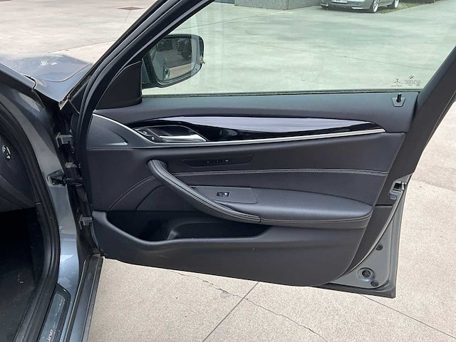 2017 bmw 520d xdrive - afbeelding 38 van  53