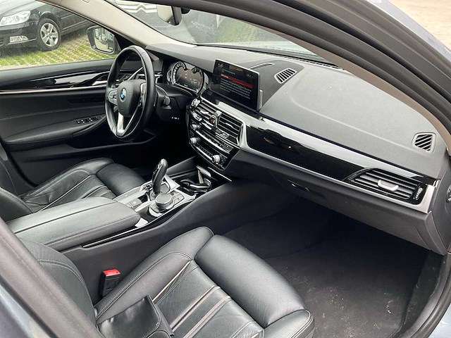 2017 bmw 520d xdrive - afbeelding 39 van  53